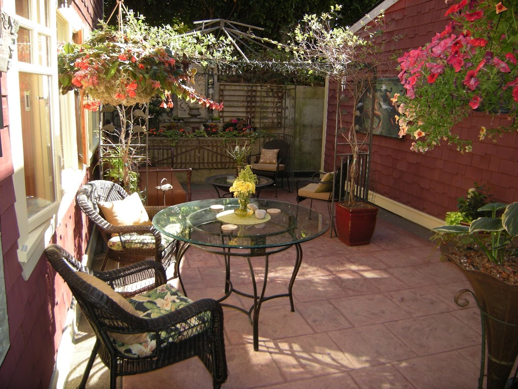 The Guest House | 409 14th St, Bellingham, WA 98225, USA | Phone: (360) 671-0774