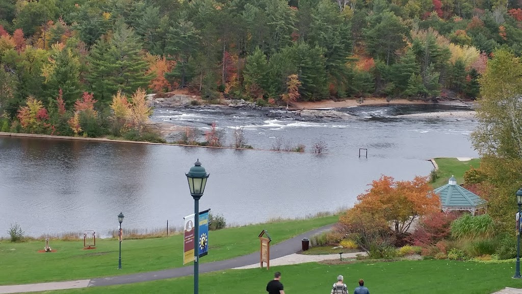 Petawawa Centennial Park | 18 Park Dr, Petawawa, ON K8H 2E1, Canada | Phone: (613) 687-5743