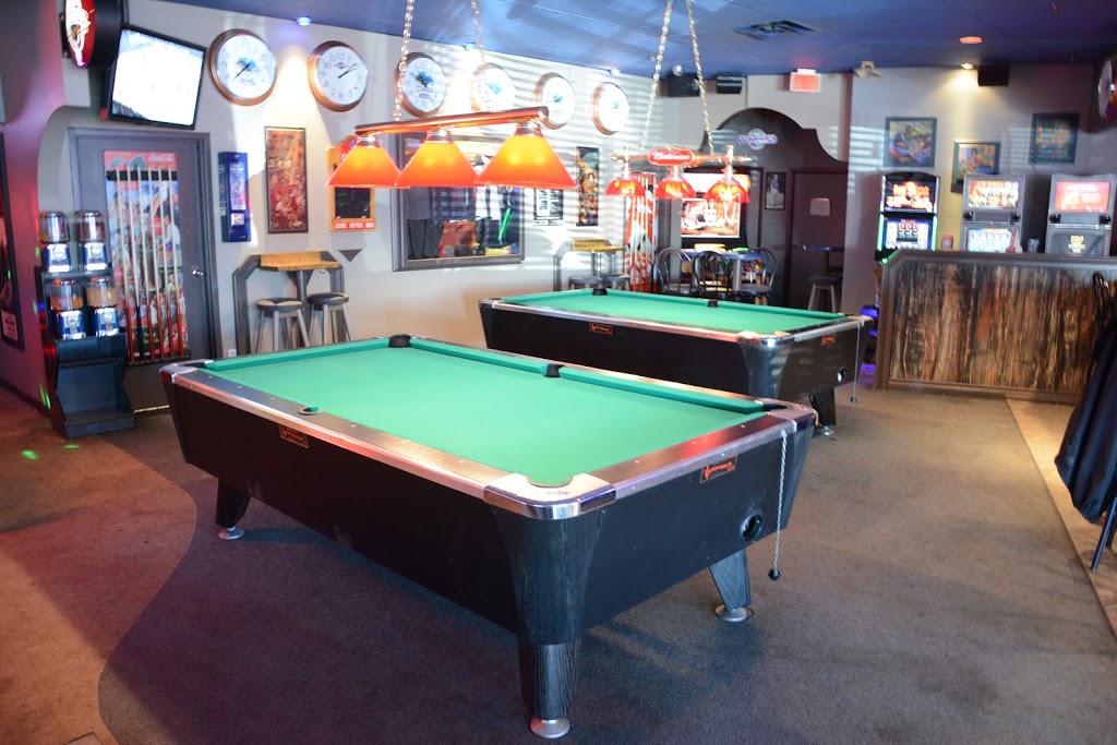 Bar Cafe Le Mondial | 150 Chemin Duplessis, Sherbrooke, QC J1E 3C7, Canada | Phone: (819) 564-0959