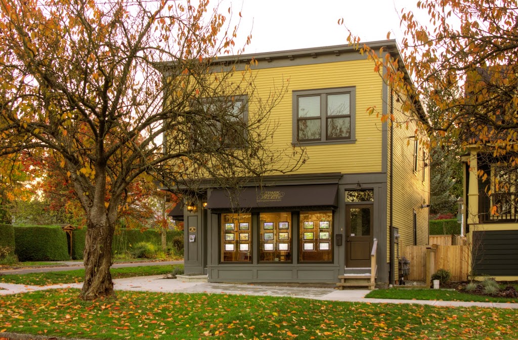Derrick Thornhill | 718 Second St, New Westminster, BC V3L 2M9, Canada | Phone: (604) 525-1005
