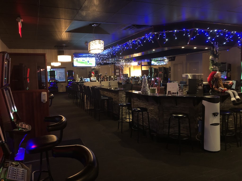 Complexe 4 Bars Inc | 835 13e Avenue N, Sherbrooke, QC J1E 3L5, Canada | Phone: (819) 565-3339