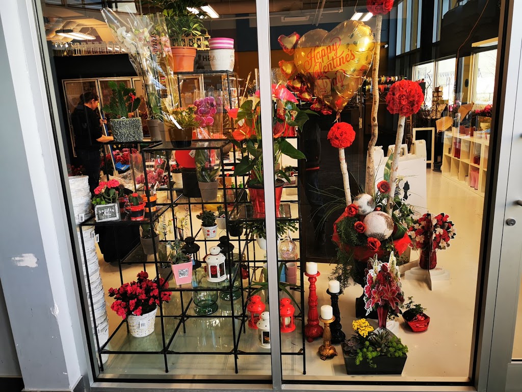 Mademoiselle la Fleuriste & Smith | 150 Rue Jean Coutu Local # 111, Varennes, QC J3X 0E1, Canada | Phone: (450) 674-6243