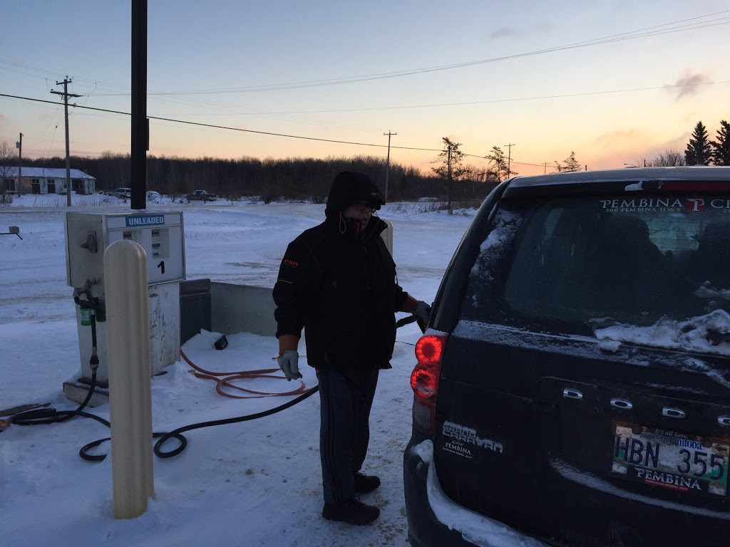 Ma Ma Weenong Gas Bar/Store | 1204 Northshore Rd, Fort Alexander, MB R0E 0P0, Canada | Phone: (204) 367-2253