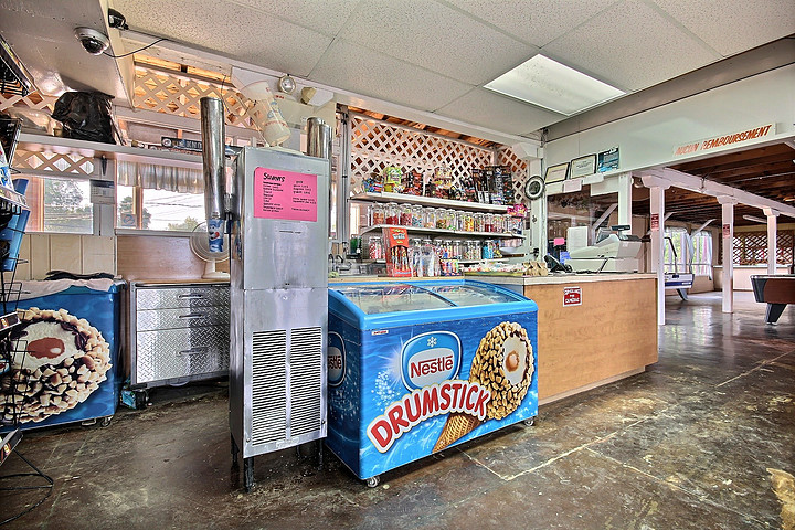 Dépanneur Camping Champlain | 29 Avenue de Venise O, Venise-en-Québec, QC J0J 2K0, Canada | Phone: (450) 244-5317