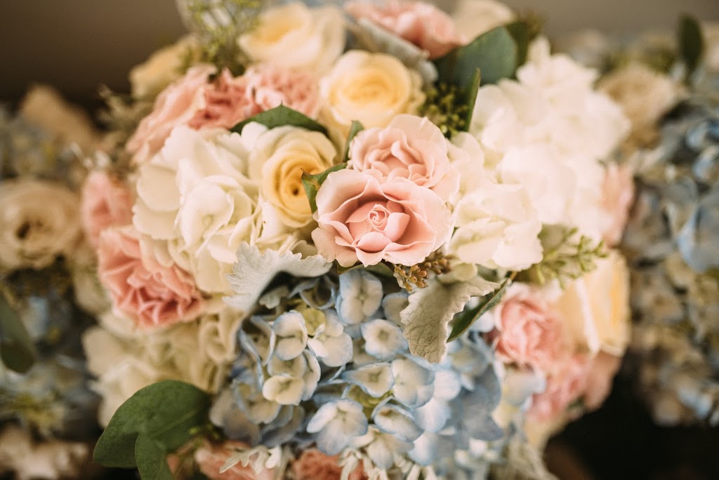 De Bloemist Floral Design | 2069 Horizon Dr, West Kelowna, BC V1Z 3N4, Canada | Phone: (250) 300-6284