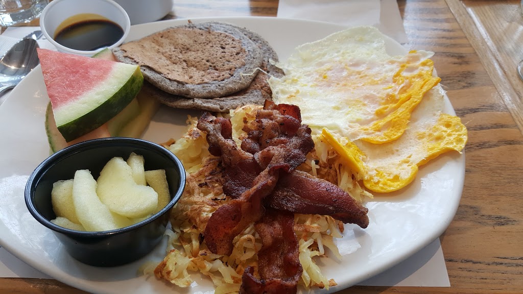 La Grand-Mère Poule | 2500 Rue Beaubien E, Montréal, QC H1Y 1G2, Canada | Phone: (514) 725-4419