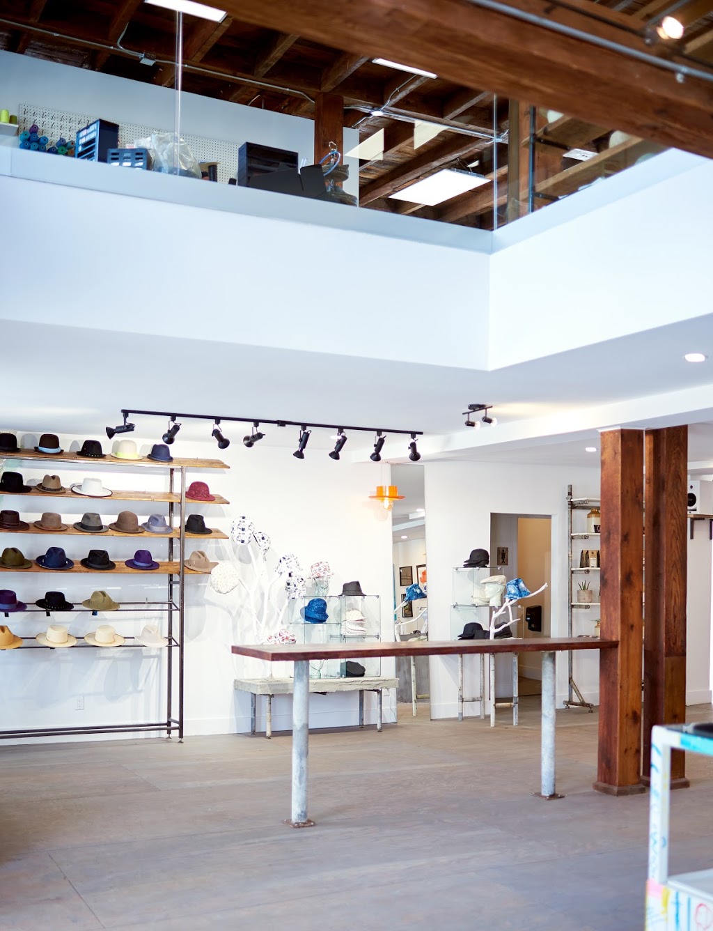 Fumile Chapelier.è.r.e | 32 Rue Principale, Frelighsburg, QC J0J 1C0, Canada | Phone: (450) 542-8270