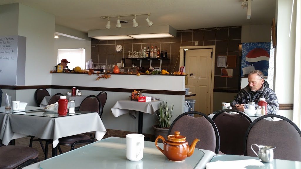 Airport View Restaurant | 3187 ON-35, Lindsay, ON K9V 4R1, Canada | Phone: (705) 324-6545
