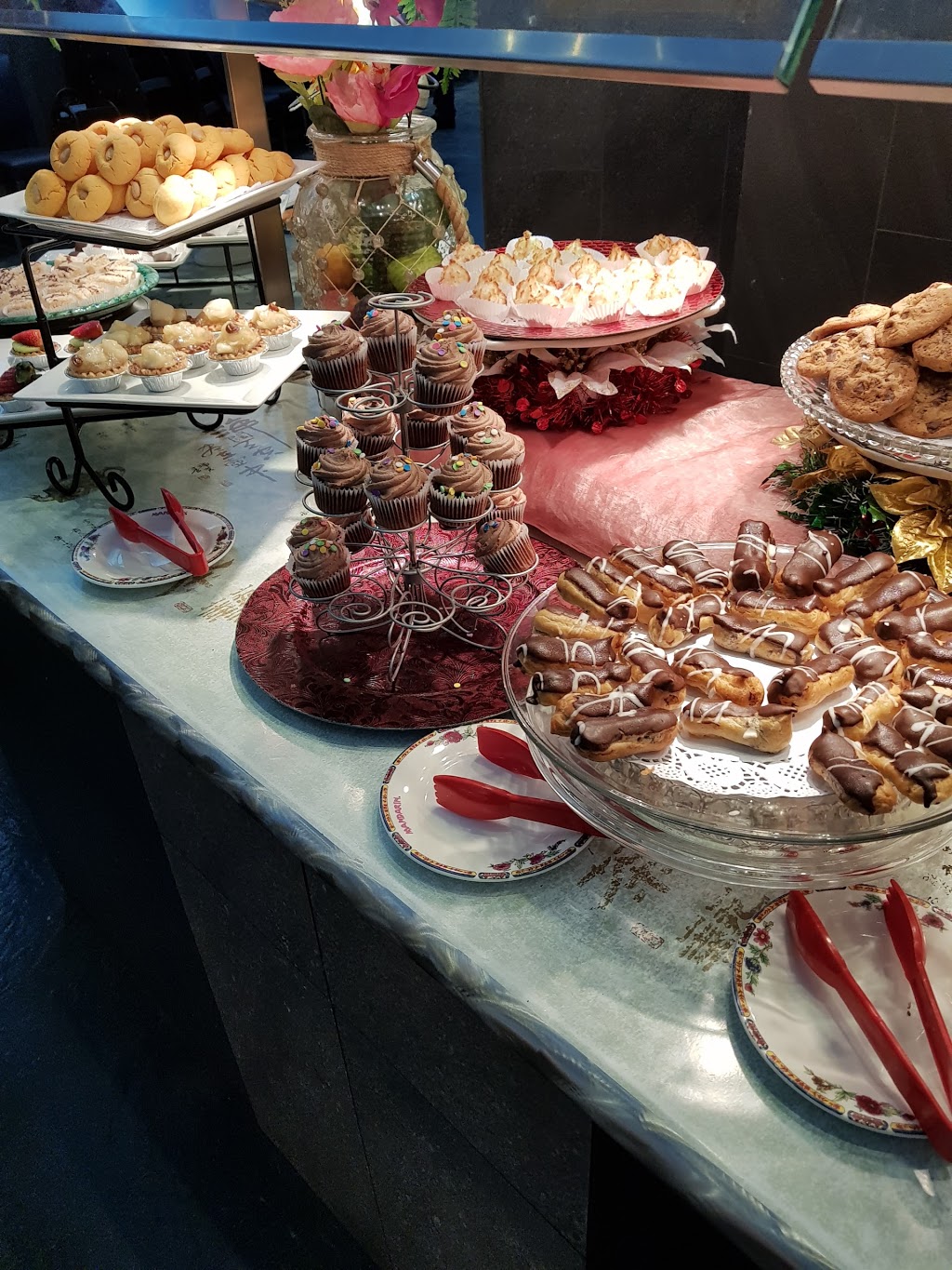 Mandarin Restaurant | 565 Woodlawn Rd W, Guelph, ON N1K 1E9, Canada | Phone: (519) 837-9000