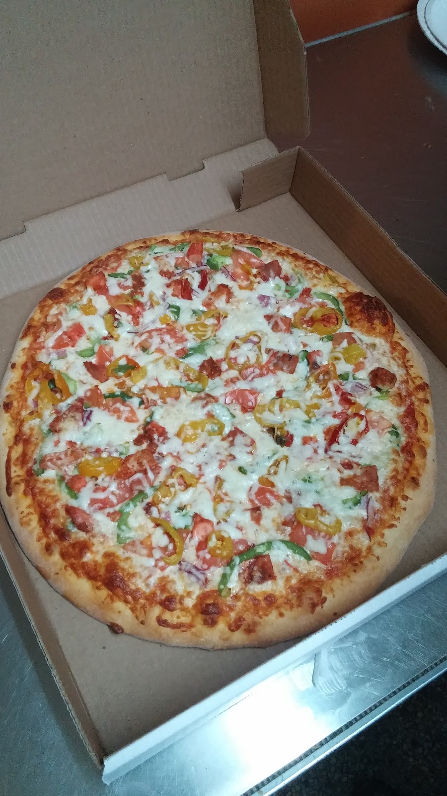 Metro Pizza & Chicken | 1856 Keele St, York, ON M6M 3X5, Canada | Phone: (416) 653-3333