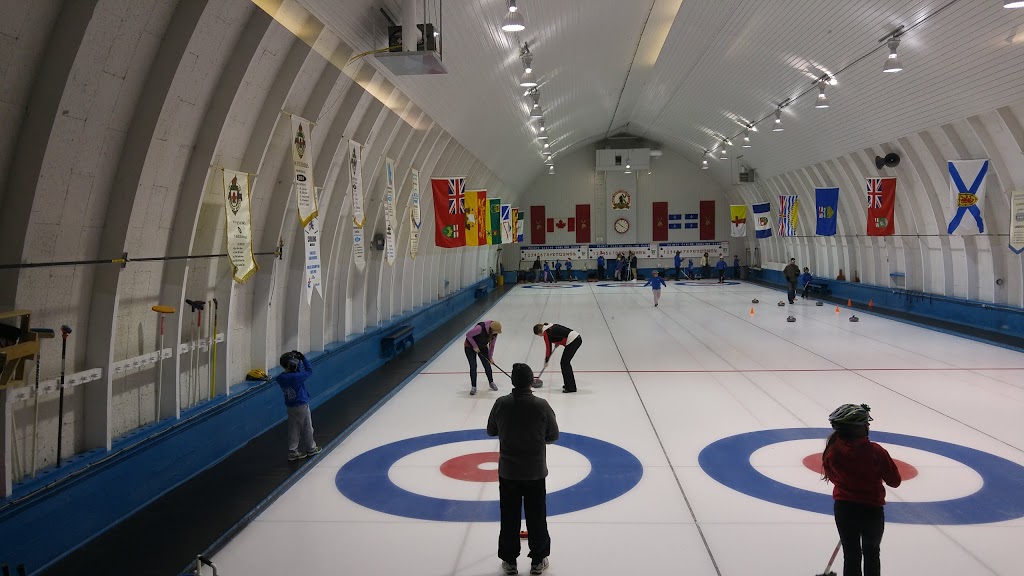 Pointe-Claire Curling Club | 250 Av. Lanthier, Pointe-Claire, QC H9S 4R1, Canada | Phone: (514) 695-4324