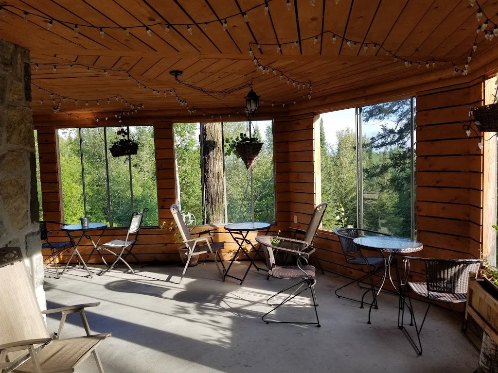 Auberge Carcajou | 305 Chem. Lévesque, Saint-David-de-Falardeau, QC G0V 1C0, Canada | Phone: (418) 673-1991