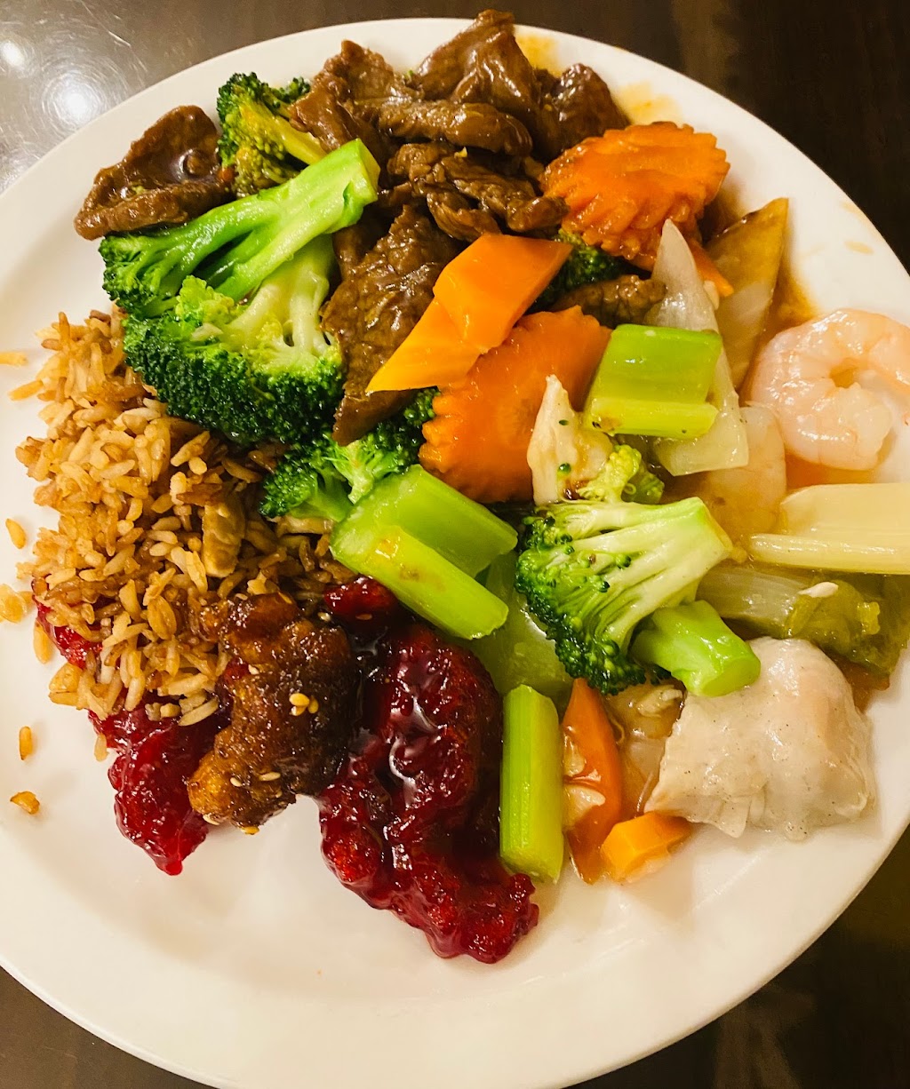 New Star Restaurant | 601 Pembroke St E, Pembroke, ON K8A 3L7, Canada | Phone: (613) 732-2888