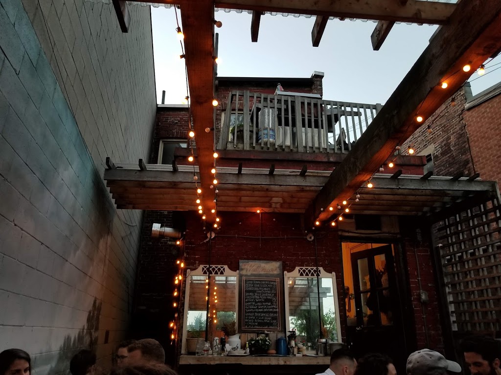 Wallflower | 1665 Dundas St W, Toronto, ON M6K 1V2, Canada | Phone: (647) 352-5605