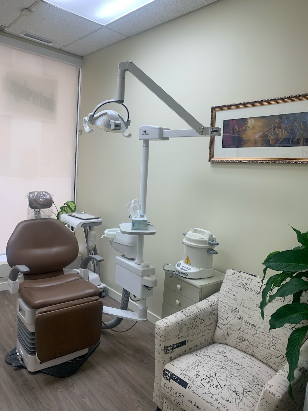 Mourad Brouri, d.d - Denturologiste - Vimont | 1686 Boulevard des Laurentides #102, Vimont, QC H7M 2P4, Canada | Phone: (450) 663-7765