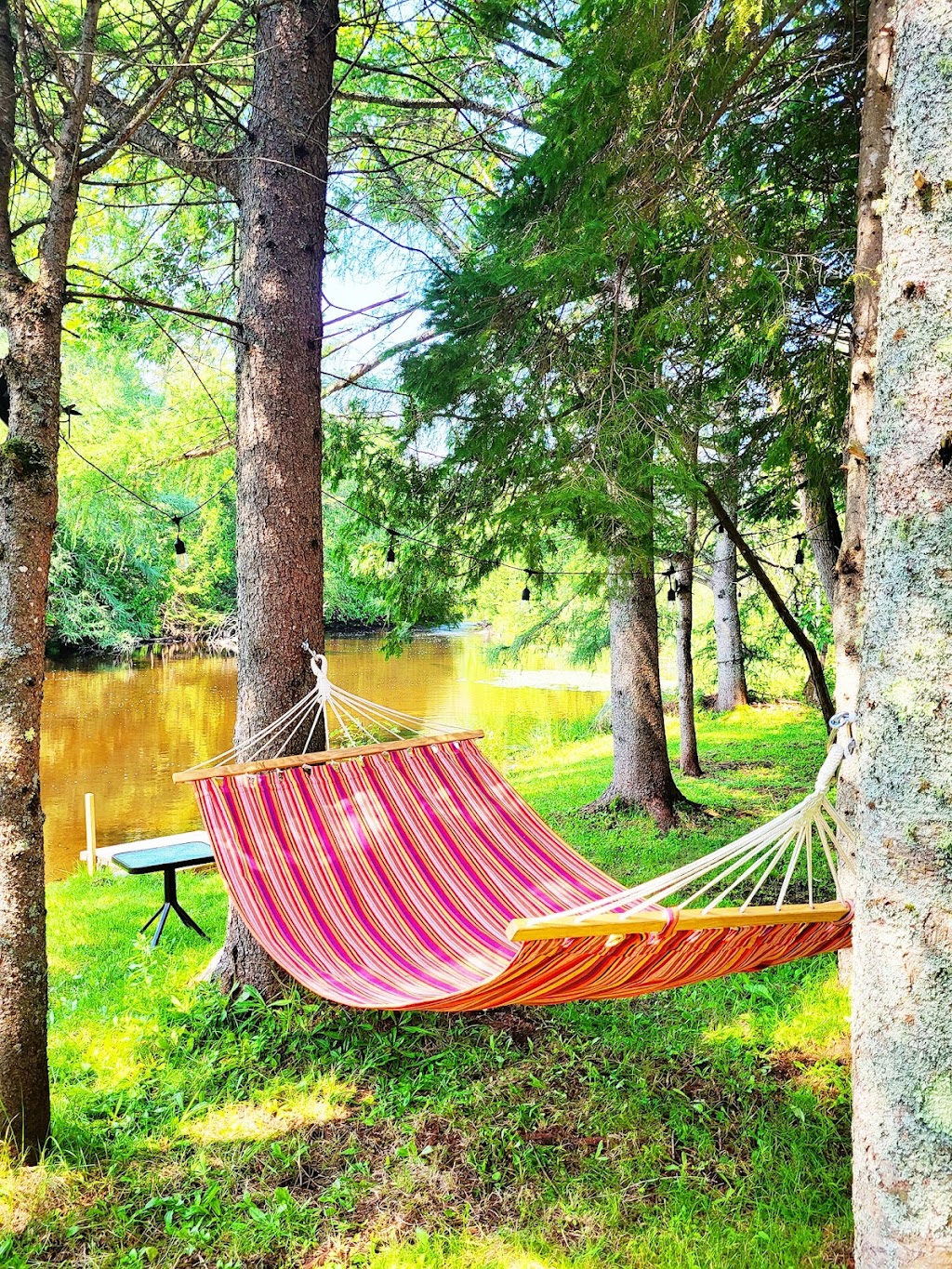 Le Féeria Chalet & Spa | 2480 Chem. des Îles, Entrelacs, QC J0T 2E0, Canada | Phone: (514) 518-6127