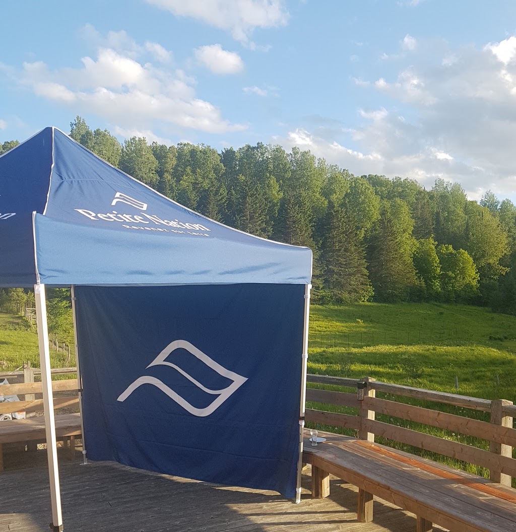 Centre de vie | 14 Chemin du Petit 5 Rang, Ripon, QC J0V 1V0, Canada | Phone: (819) 428-2215