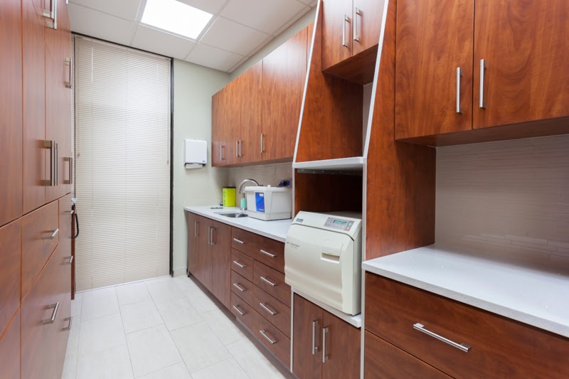 Rockcliffe Dental and Denture Centre | 681-A Montréal Rd, Ottawa, ON K1K 0T1, Canada | Phone: (613) 746-4600