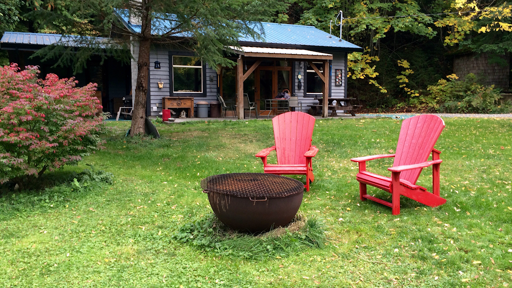 Amberwood on the River B & B | 2980 Riverbend Rd, Nanaimo, BC V9X 1S7, Canada | Phone: (250) 616-8457