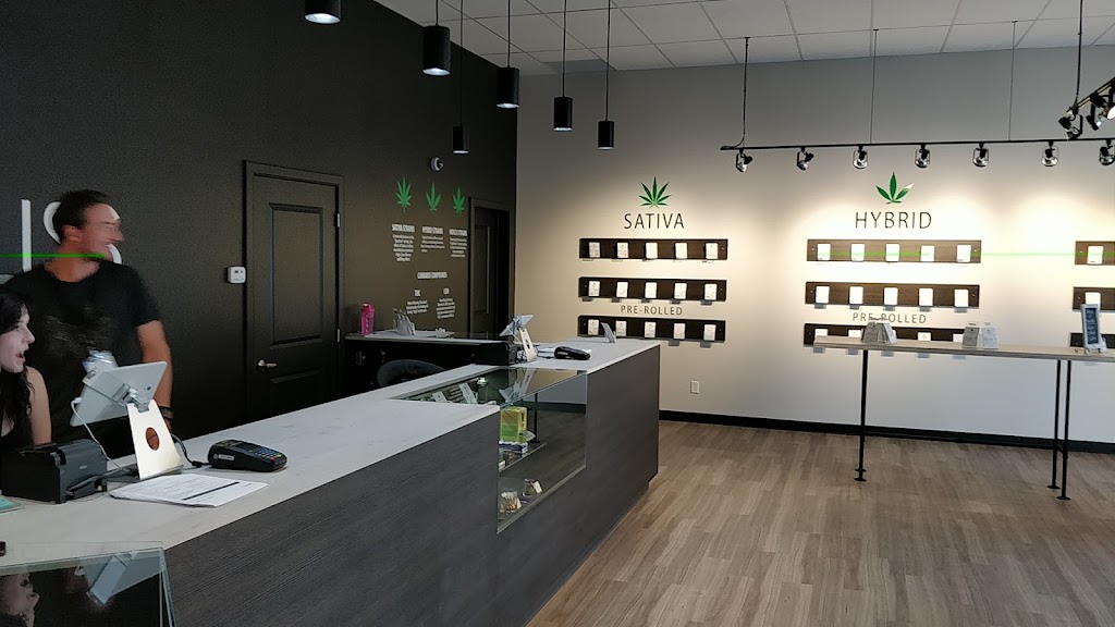 Cannabliss - Penhold | 1370 Robinson Ave #2, Penhold, AB T0M 1R0, Canada | Phone: (403) 573-1111