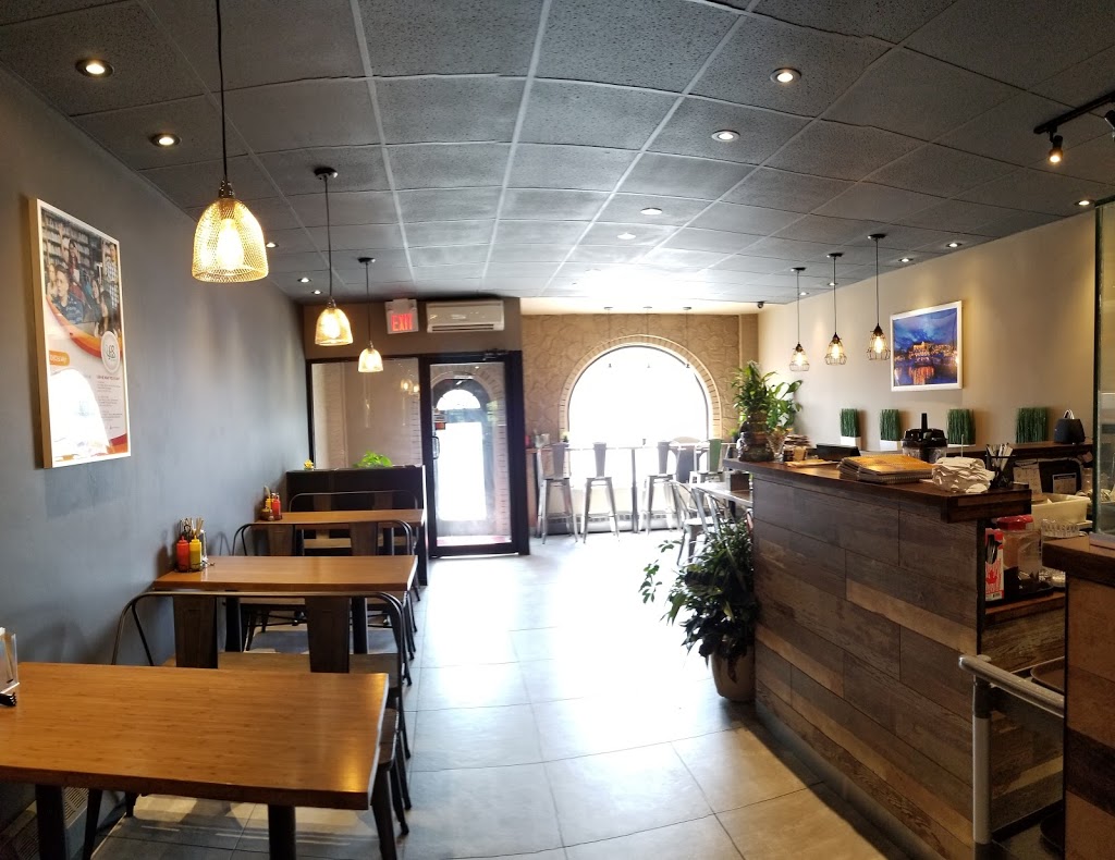 Pho Xin Chao | 7057 Yonge St, Thornhill, ON L3T 2A6, Canada | Phone: (905) 881-8826