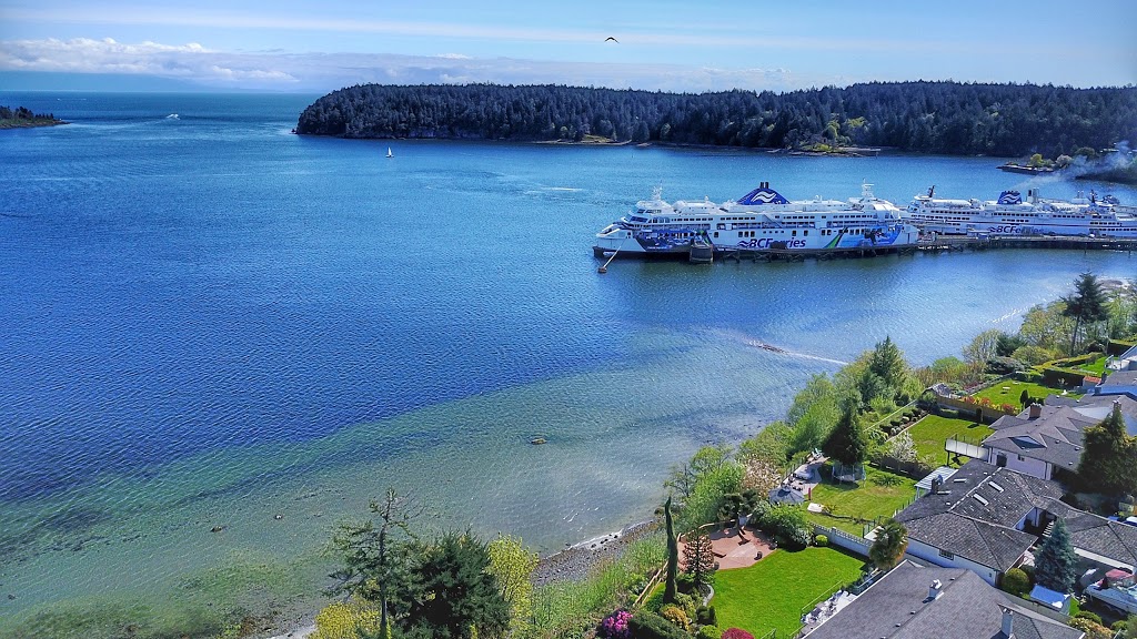 Beach Estates Park | 2140 Departure Bay Rd, Nanaimo, BC V9S 3V6, Canada | Phone: (250) 754-4251