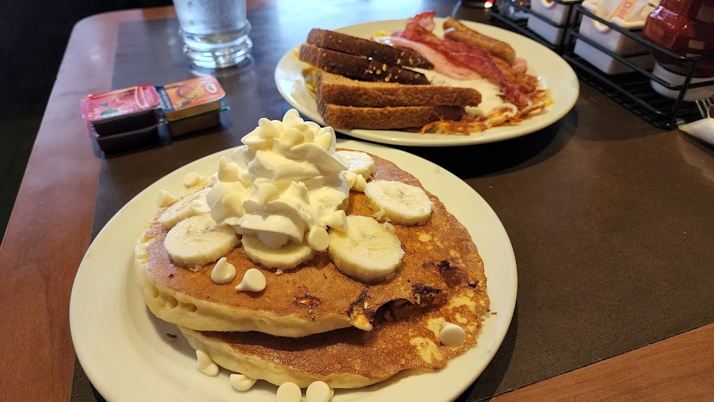 Dennys | 421 Mayor Magrath Dr S, Lethbridge, AB T1J 3L3, Canada | Phone: (403) 381-9090