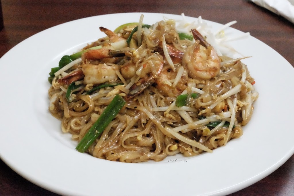 Na Ha Thais Kitchen | 471 York Rd, Guelph, ON N1E 3J1, Canada | Phone: (519) 362-1467