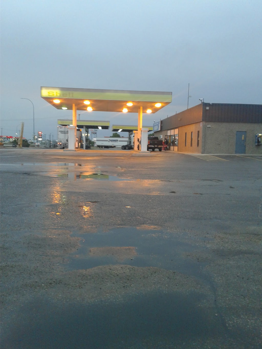 Flying J Travel Center | 1747 Brookside Blvd, Winnipeg, MB R3C 2E6, Canada | Phone: (204) 633-0663