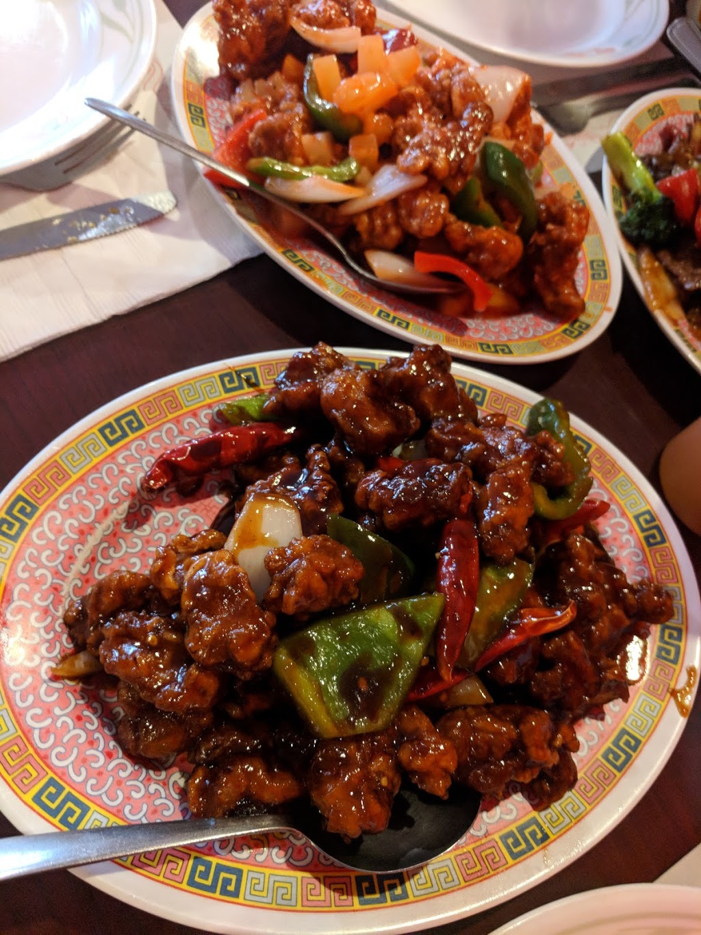 Lucky Inn Restaurant | 1771 Rue Saint-Louis, Gatineau, QC J8T 4H2, Canada | Phone: (819) 568-5242