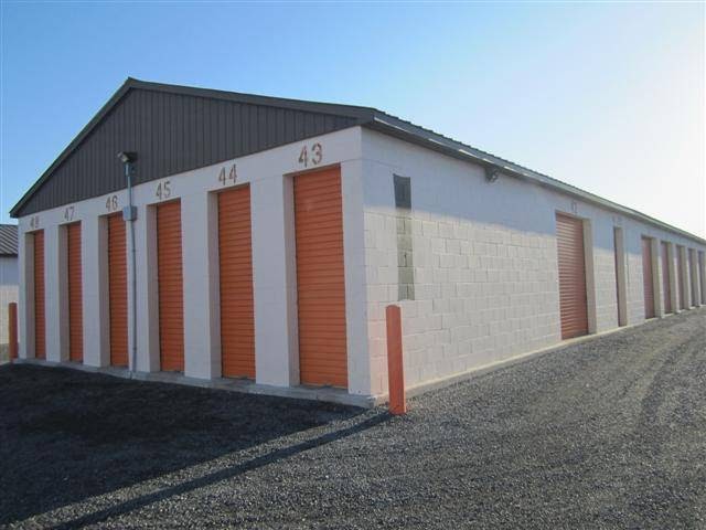 Martins Peoples Storage | 42 Terry Fox Dr, Kingston, ON K7M 8N5, Canada | Phone: (613) 545-1362