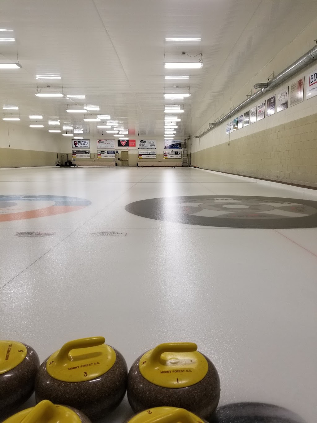 Mount Forest Curling Club | 144 Egremont St S, Mount Forest, ON N0G 2L2, Canada | Phone: (519) 323-1890