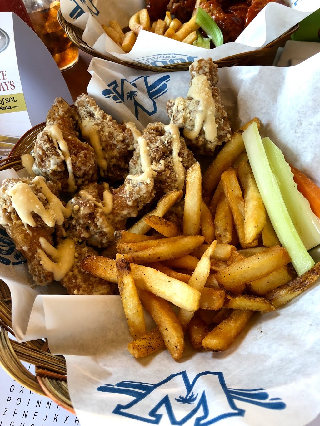 Wild Wing | 2051 Winston Park Dr, Oakville, ON L6H 6P5, Canada | Phone: (289) 644-2443