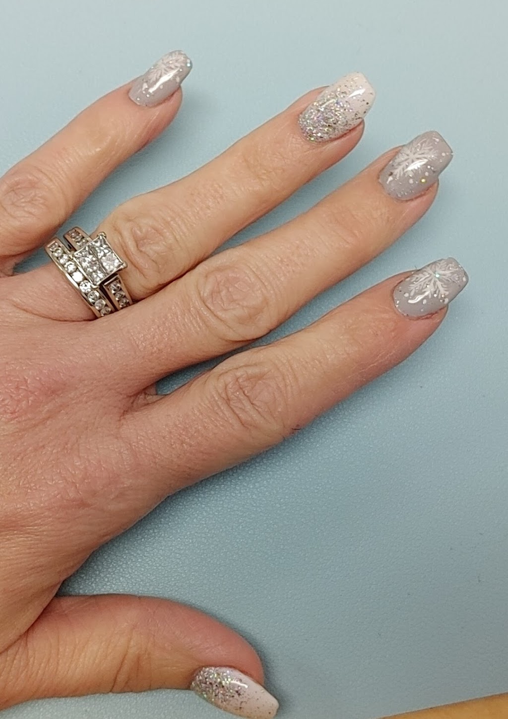 J and J Nails and Spa | 880 Ellice Ave, Winnipeg, MB R3G 0C6, Canada | Phone: (204) 955-2883