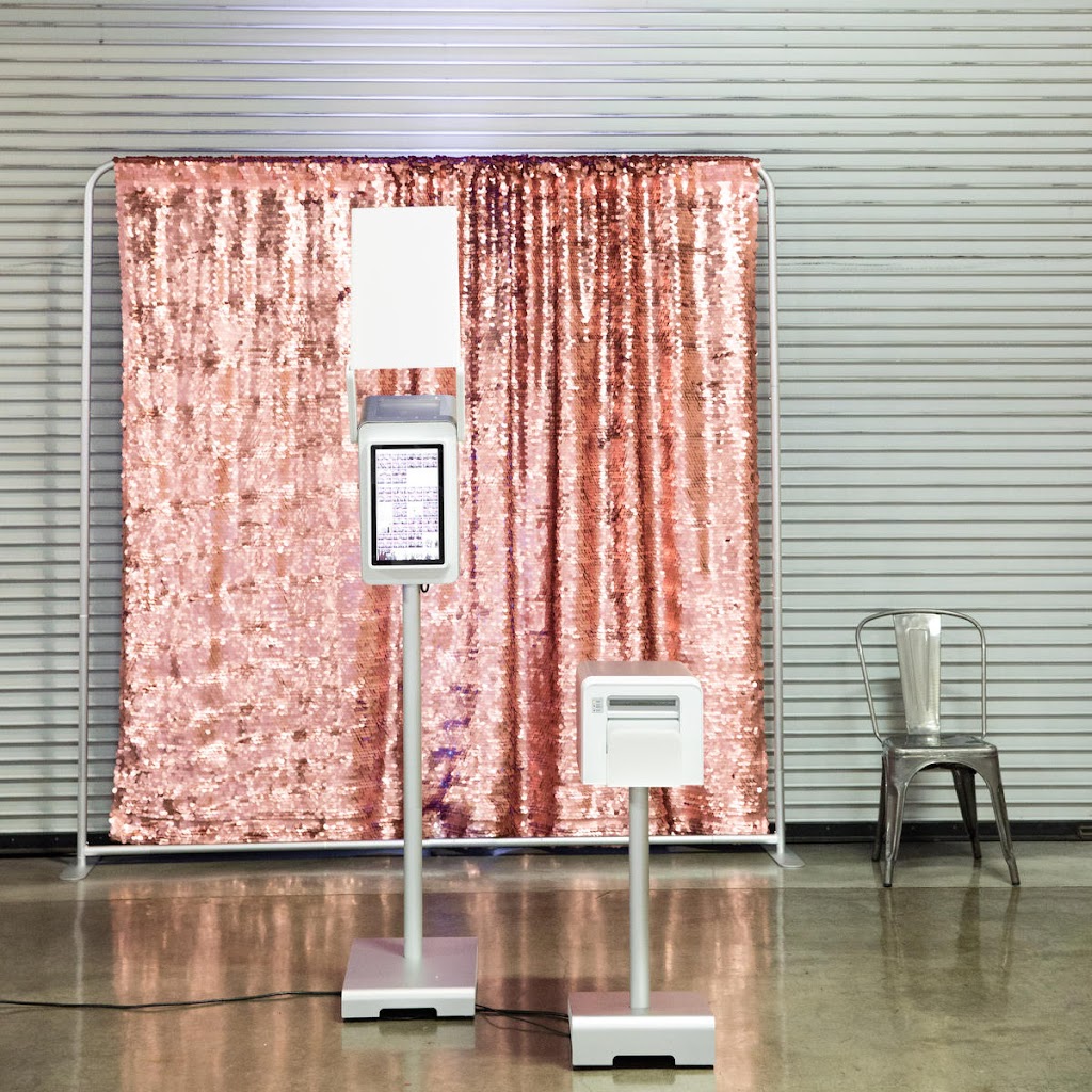 Bellissi Booth Photobooth | 38 Dufferin St, Welland, ON L3C 4K4, Canada | Phone: (905) 246-2935