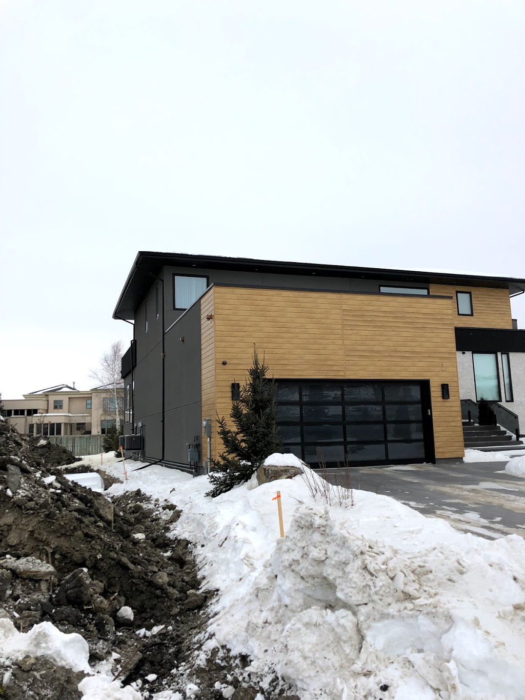 Dels Exteriors Winnipeg - Roofing, Siding, Stucco, Soffits, Stone Contractors | 432 Harbison Ave, Winnipeg, MB R2L 0A9, Canada | Phone: (204) 388-6269