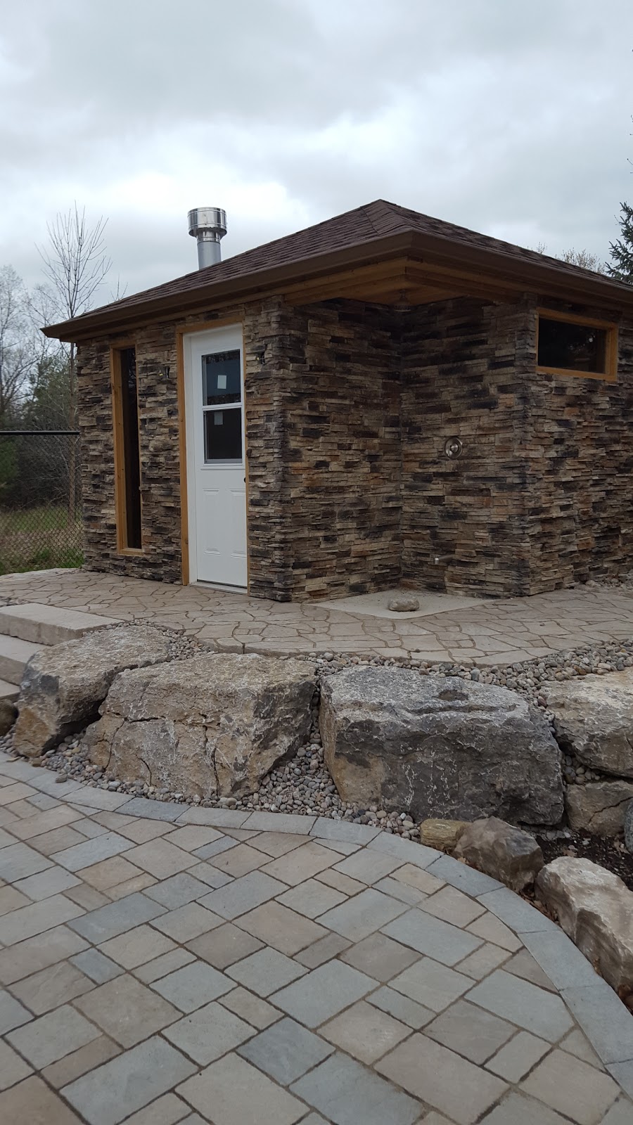 Spadina Parkette | Weldrick Rd E and Spadina Rd, Richmond Hill, ON L4B 3J1, Canada | Phone: (905) 771-8800