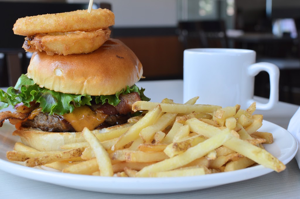 Smittys Restaurant Regent | 1512 Regent Ave W, Winnipeg, MB R2C 3B4, Canada | Phone: (204) 661-6191