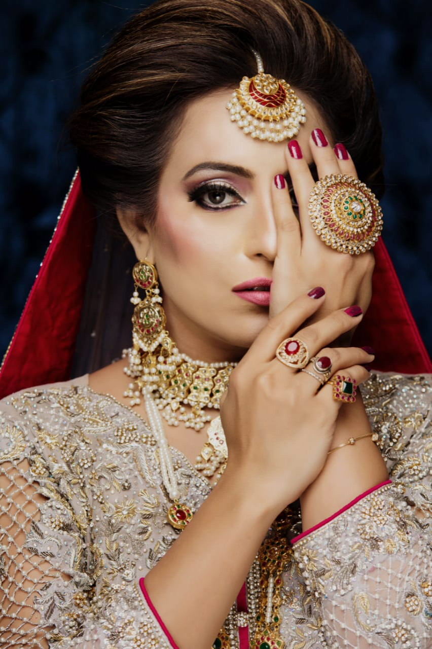 BM Looks By Beenish Maroof | 5651 Raleigh St, Mississauga, ON L5M 7E4, Canada | Phone: (647) 916-1948