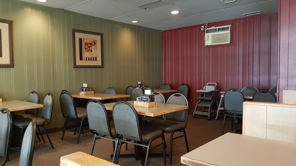 Barnays Restaurant & Lounge | restaurant | 21 2 Ave W, Letellier, MB R0G 1C0, Canada | 2047372249 OR +1 204-737-2249