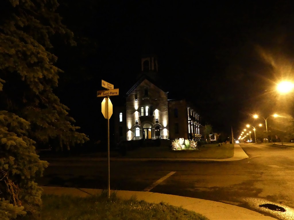 Les Condos St-Émond | 230 Bd Gouin, Saint-Jean-sur-Richelieu, QC J3B 3C5, Canada | Phone: (514) 820-3530