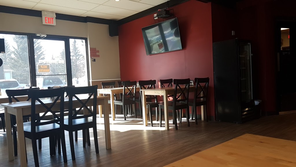 Mamas Restaurant | 100 Milligan Dr, Okotoks, AB T1S 1C5, Canada | Phone: (403) 938-3333