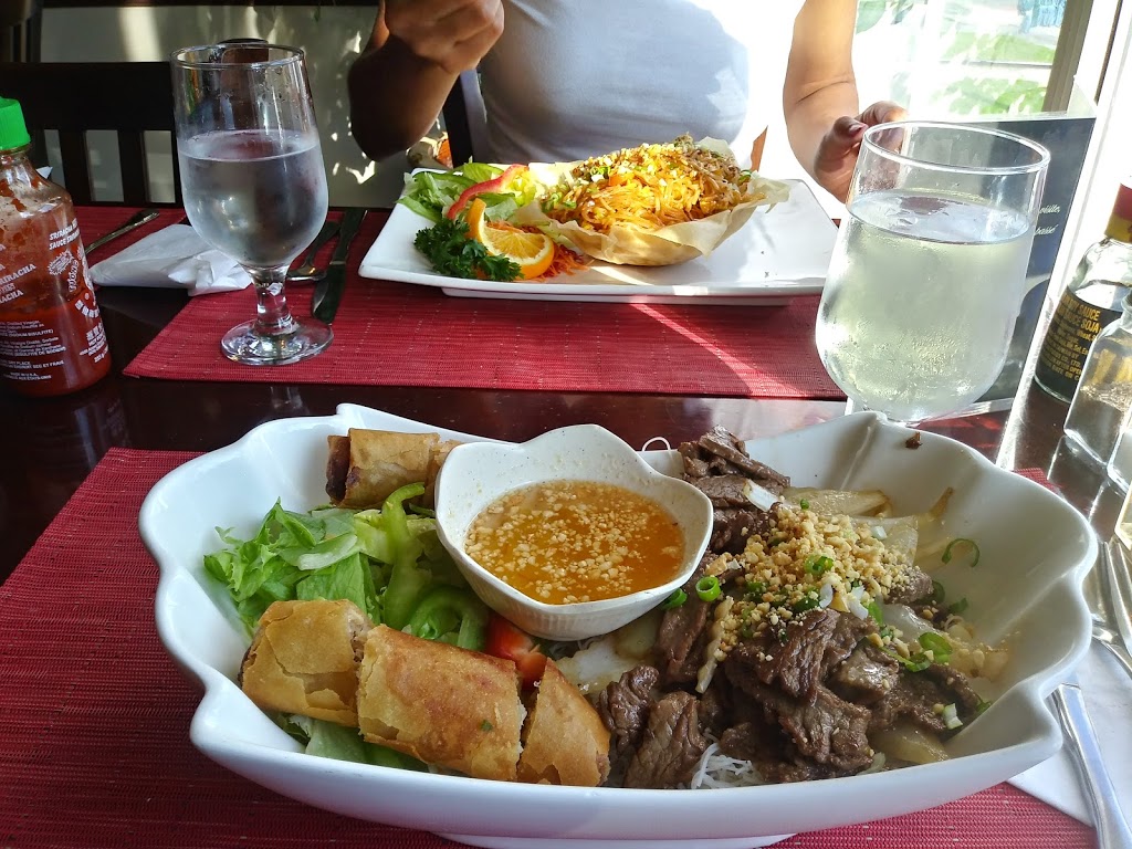 Gourmet DAngkor Restaurant | 193 Boulevard des Bois Francs S, Victoriaville, QC G6P 4S8, Canada | Phone: (819) 752-8889