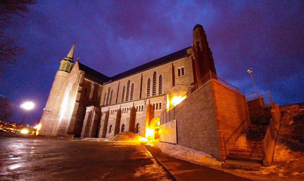 Cathédrale St-Michel | church | 130 Rue de la Cathédrale, Sherbrooke, QC J1H 4L9, Canada | 8195639934 OR +1 819-563-9934