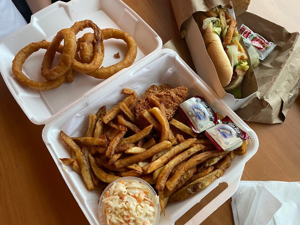 Snack Bar DAmours | 47 Bd Cartier, Rivière-du-Loup, QC G5R 5Z3, Canada | Phone: (418) 867-1649