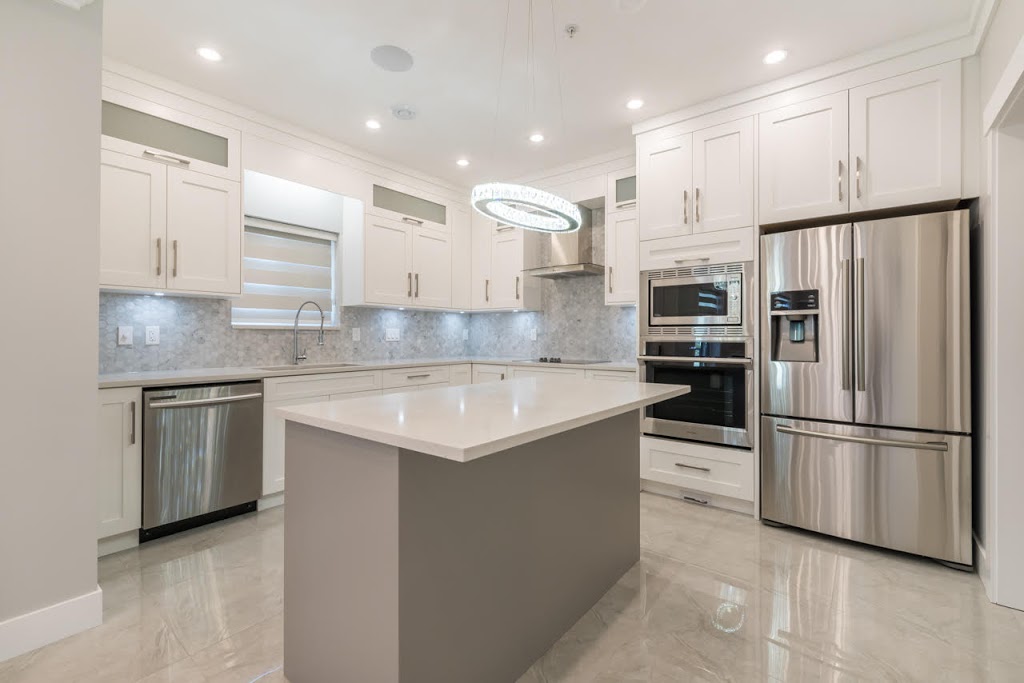 FV Luxury Homes Ltd. | 31385 Marshall Rd, Abbotsford, BC V2T 6L9, Canada | Phone: (778) 245-0707