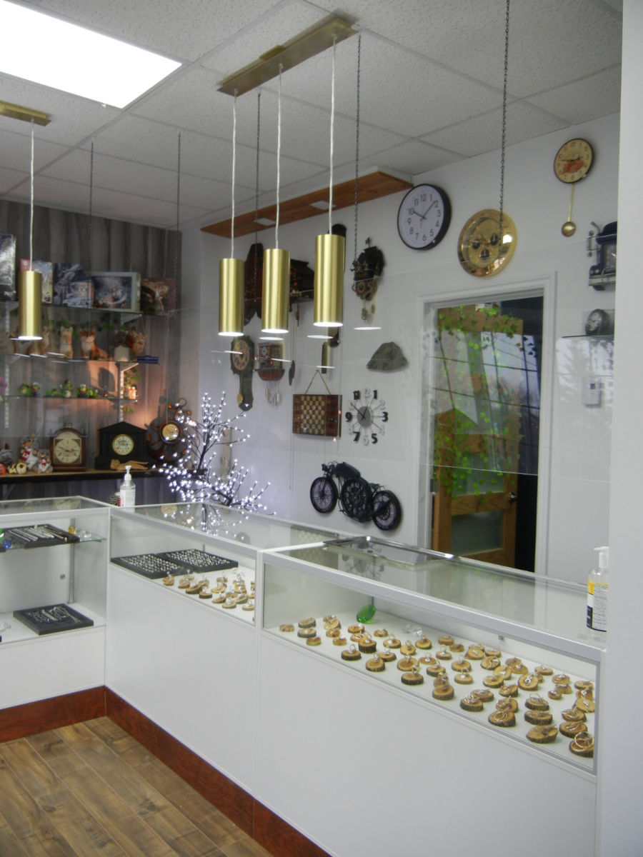 JLR Bijoutier Horloger | 983 Ch des Hauteurs, Saint-Hippolyte, QC J8A 1L1, Canada | Phone: (450) 224-2334