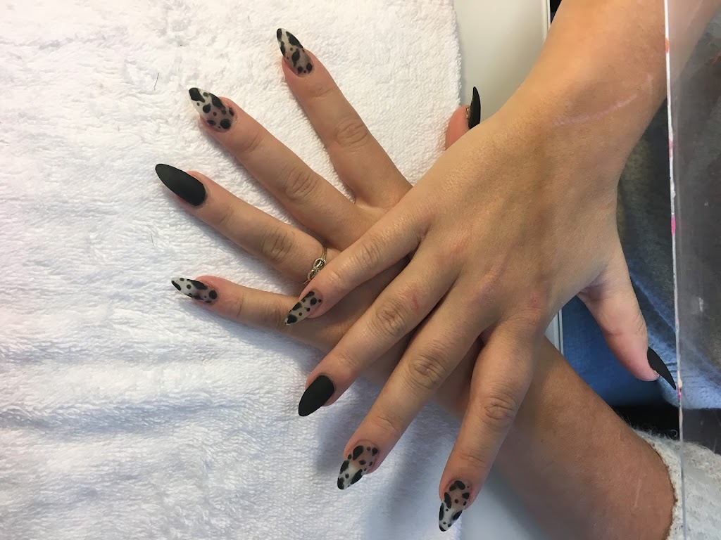 City Nails | 8 Queenston St, St. Catharines, ON L2R 4M4, Canada | Phone: (905) 685-2496