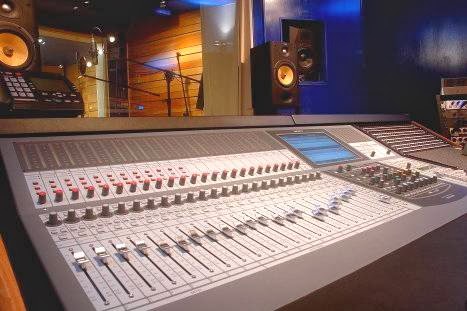 Blue Bear Sound | 4152 Wolfe Point Way, Gloucester, ON K1V 1P4, Canada | Phone: (613) 822-0726