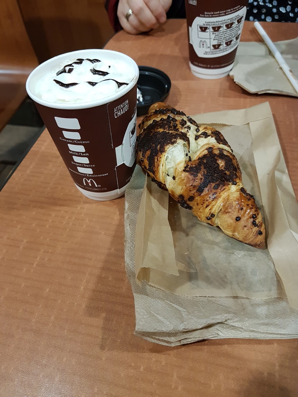 McDonalds | 243 Woodlawn Rd W, Guelph, ON N1H 7L6, Canada | Phone: (519) 826-0507